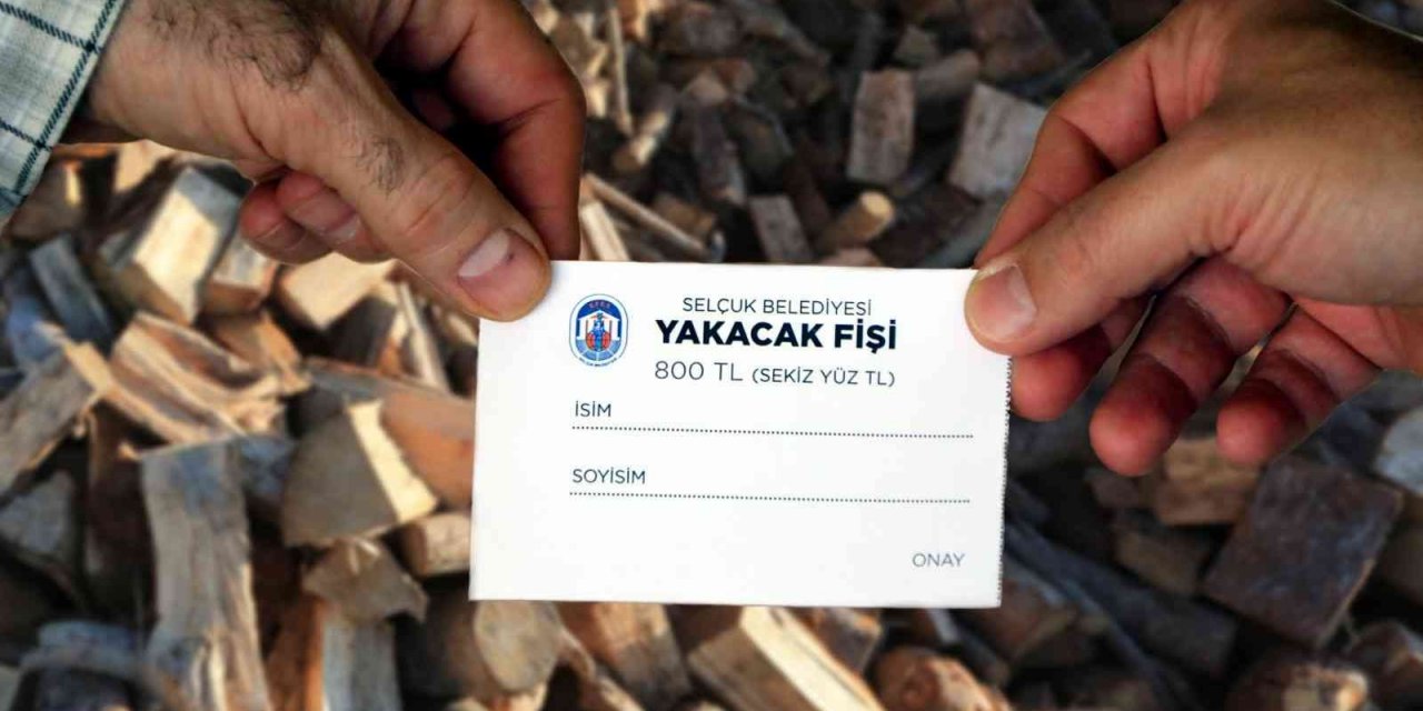 Selçuk Belediyesinden ihtiyaç sahibi ailelere yakacak desteği