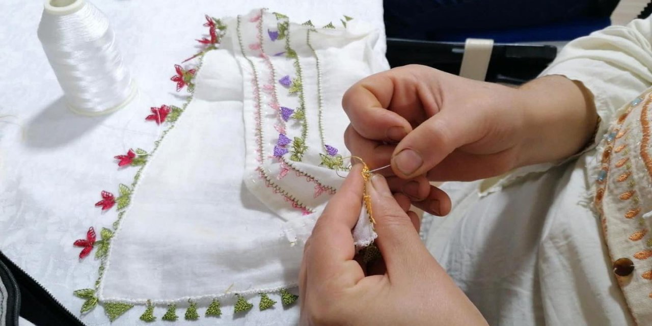 Yunusemreli kadınlar iğne oyası ve dikiş öğreniyor
