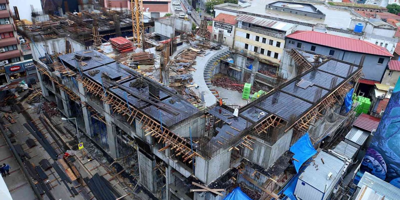 Vali Köşger: "İzmir İktisat Kongre Binası 17 Şubat’a yetişecek"