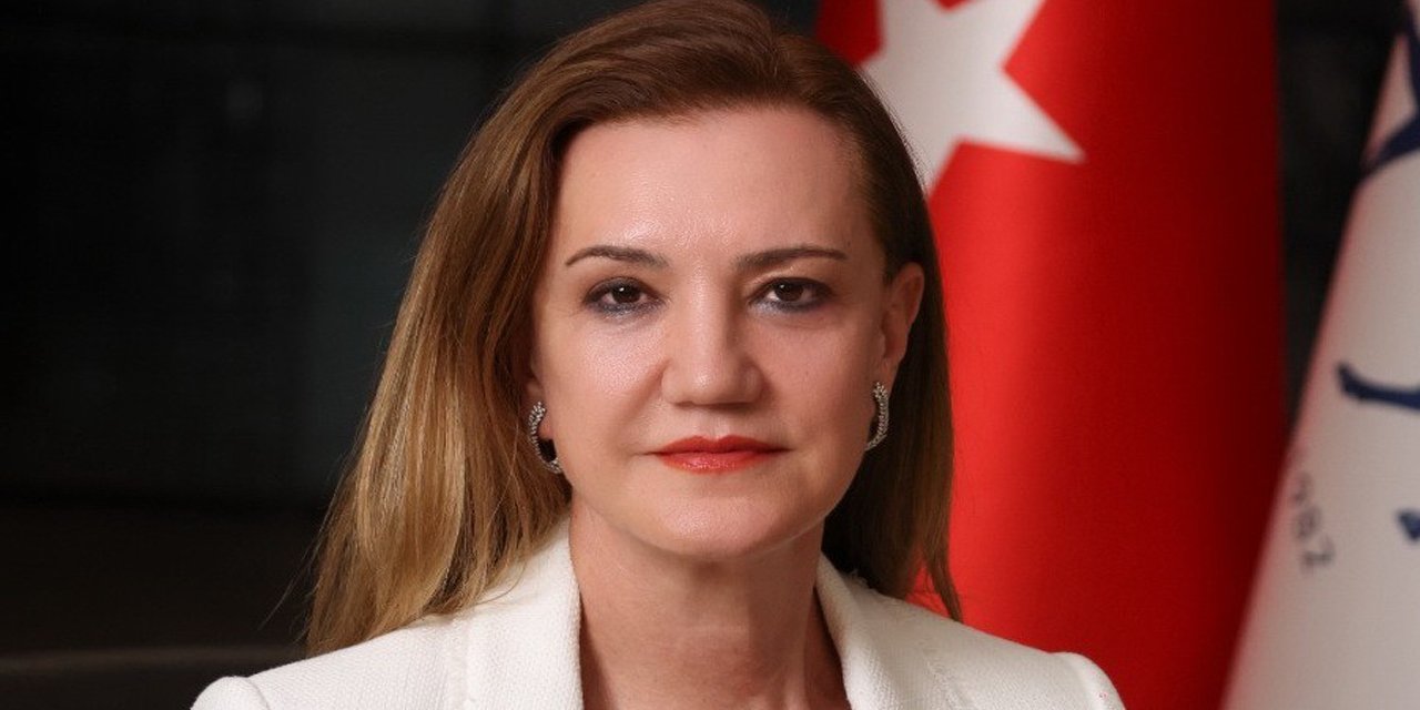 Rektör Hotar: "Kaybedilen itibarı bu şekilde siyaset geri getirmez"