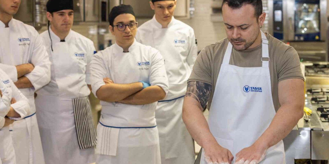 Gastronomi öğrencileri İtalyan şef ile pizza yaptı