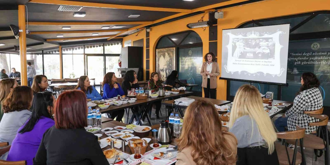 Buca’da Türk kadınının onur gününe özel kutlama