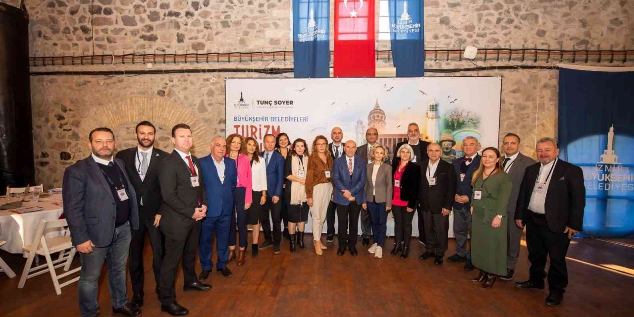 Büyükşehirlerin turizm birimleri İzmir’de buluştu