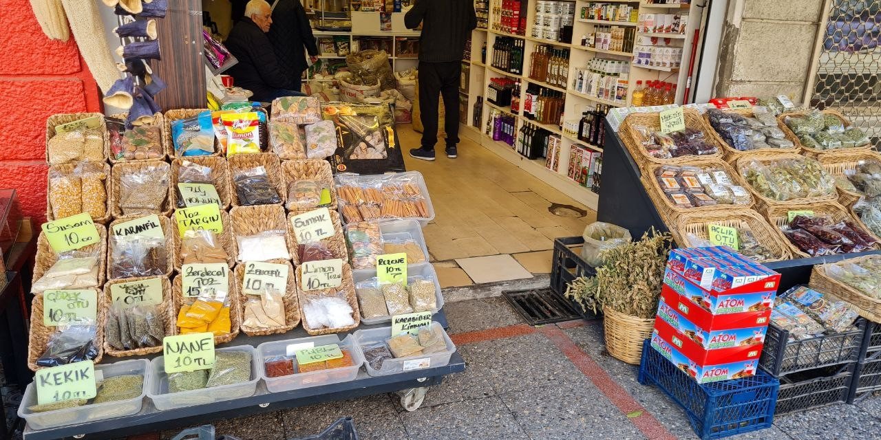 Havaların soğumasıyla vatandaşlar aktarlara akın etti