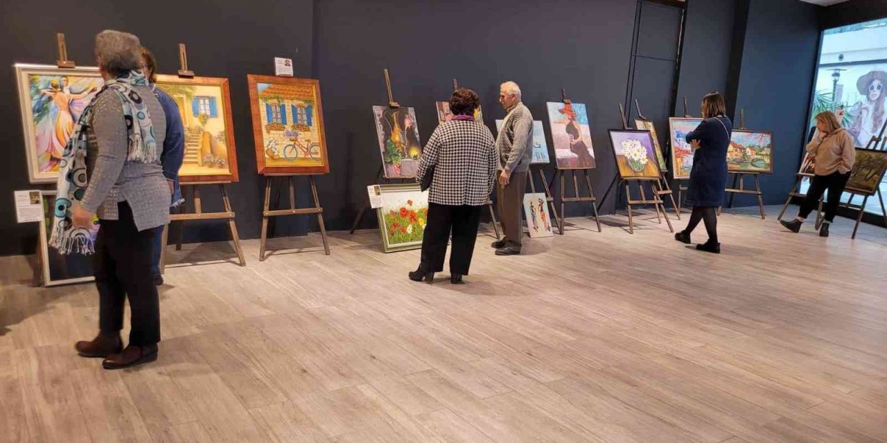 Bayraklı’nın kursiyerlerinden yıl sonu sergisi