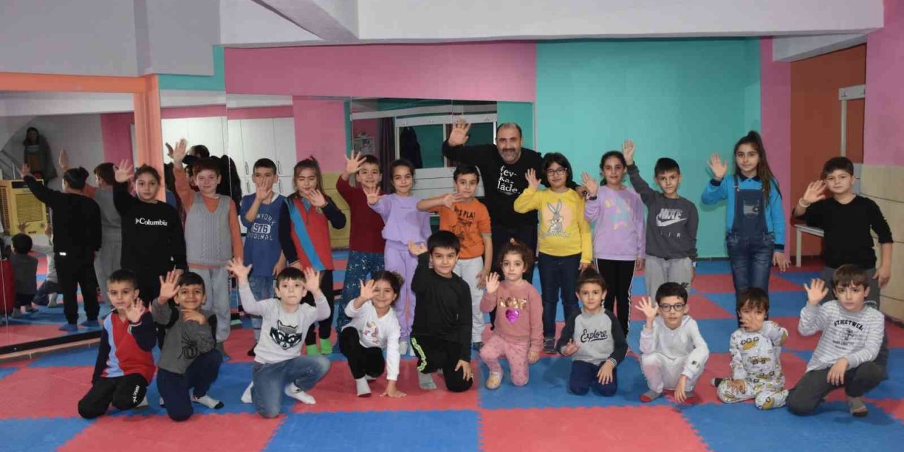 Germencik Belediyesi halk oyunları kursuna yoğun ilgi