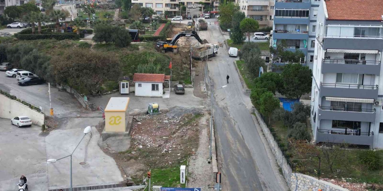 Kuşadası Tütüncüler Kavşağı’ndaki trafik çilesi sona eriyor