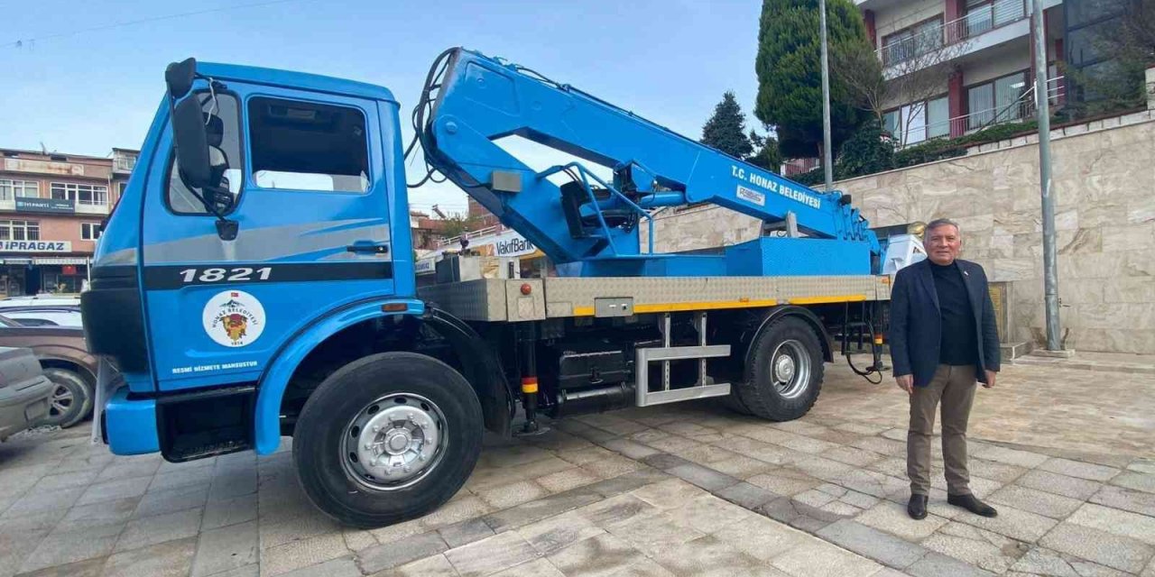 Ekrem İmamoğlu’ndan Honaz’a araç desteği