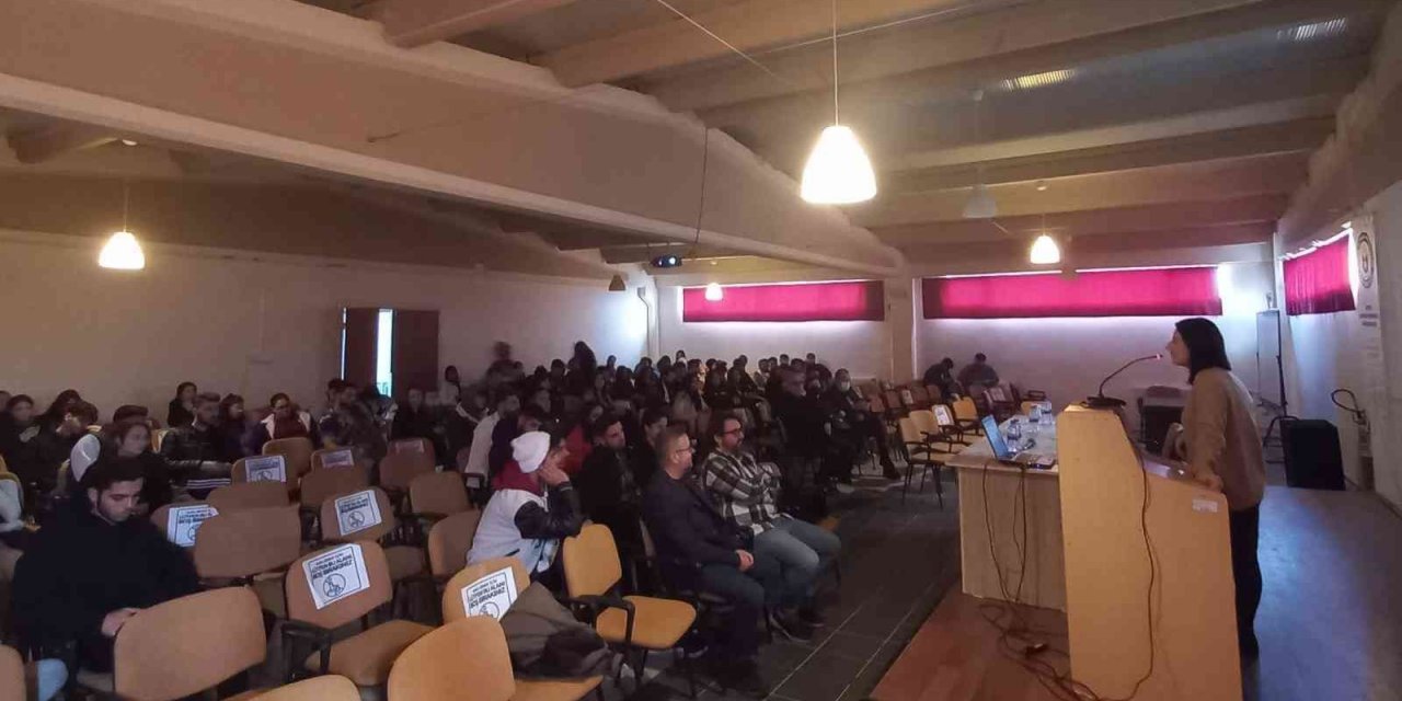 ADÜ Karacasu MYO’da ’Bağımlılıkla Mücadele Seminerleri’ düzenlendi