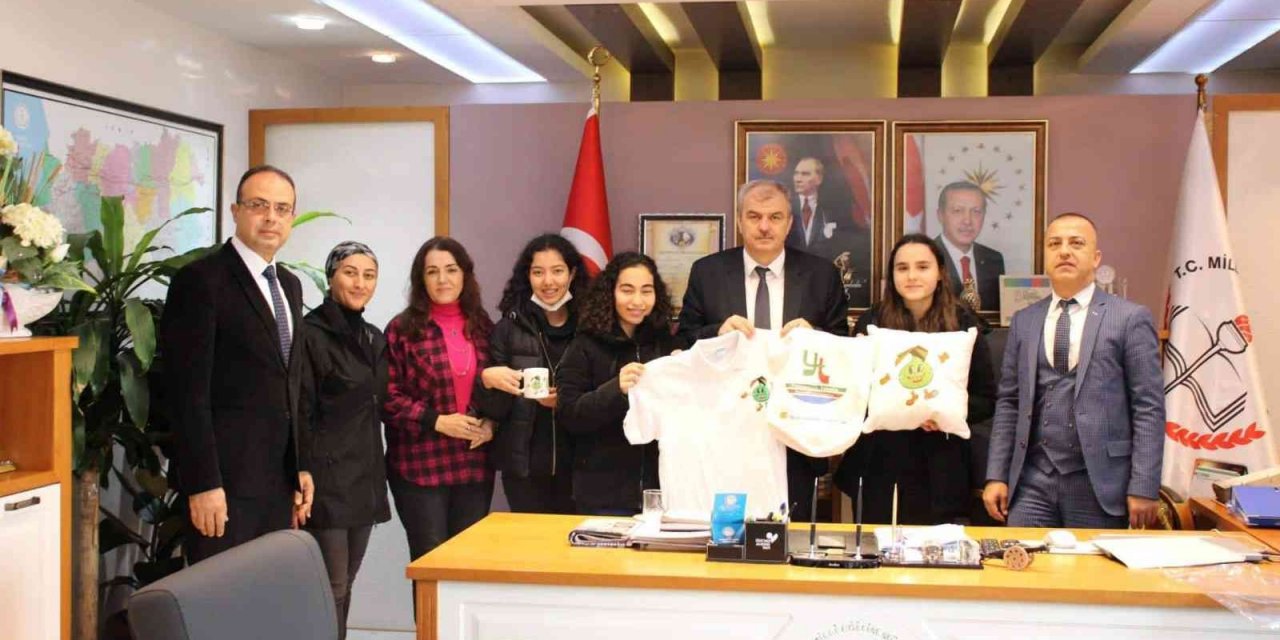 Aydın İl Milli Eğitim Müdürü Okumuş, patent başvuruları kabul edilen okulu ağırladı