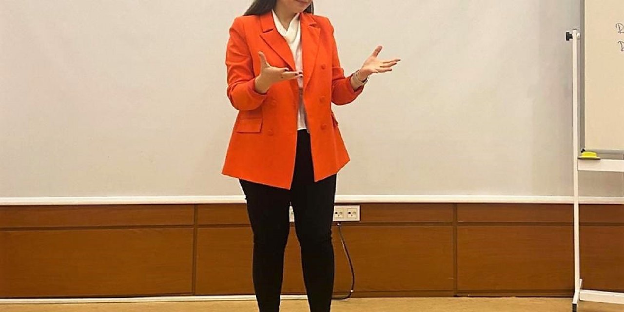 Denizlili iletişimci Şit, üniversite öğrencileri ile bir araya geldi