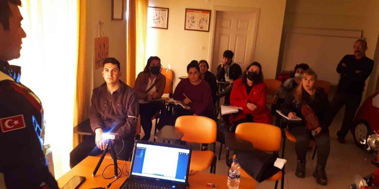 Aydın’da 2 bin 78 sürücü adayına son dersi jandarma ekipleri verdi