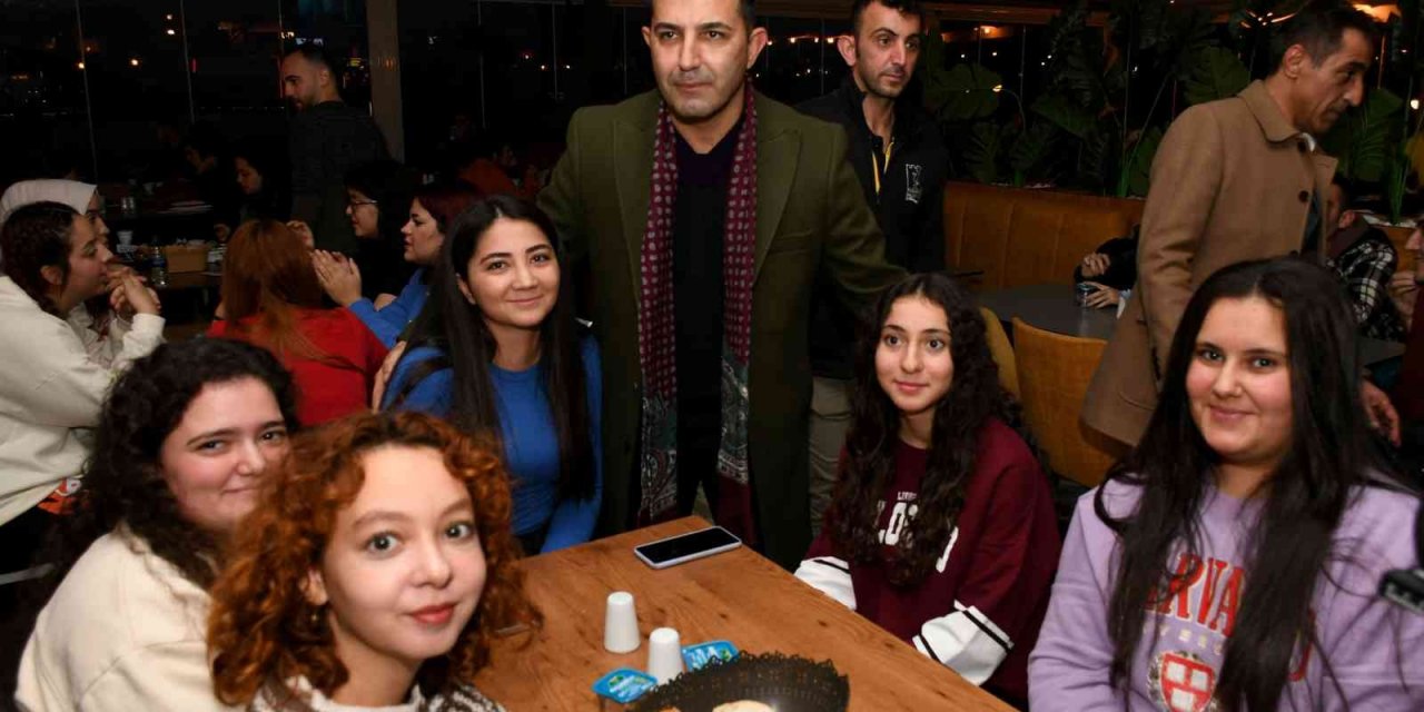Başkan Günel, öğrencilerle yemekte buluştu