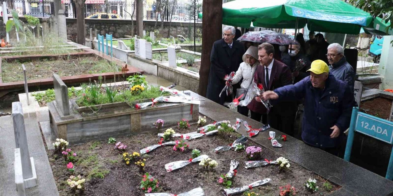 Müftü Alim Efendi mezarı başında anıldı