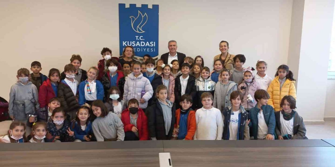 Kuşadalı öğrencilerden çevreci duyarlılık