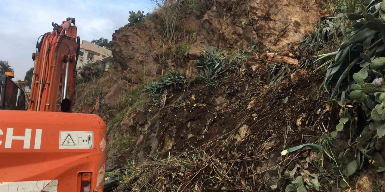 Altınyol’da yağış sonrası çalışma