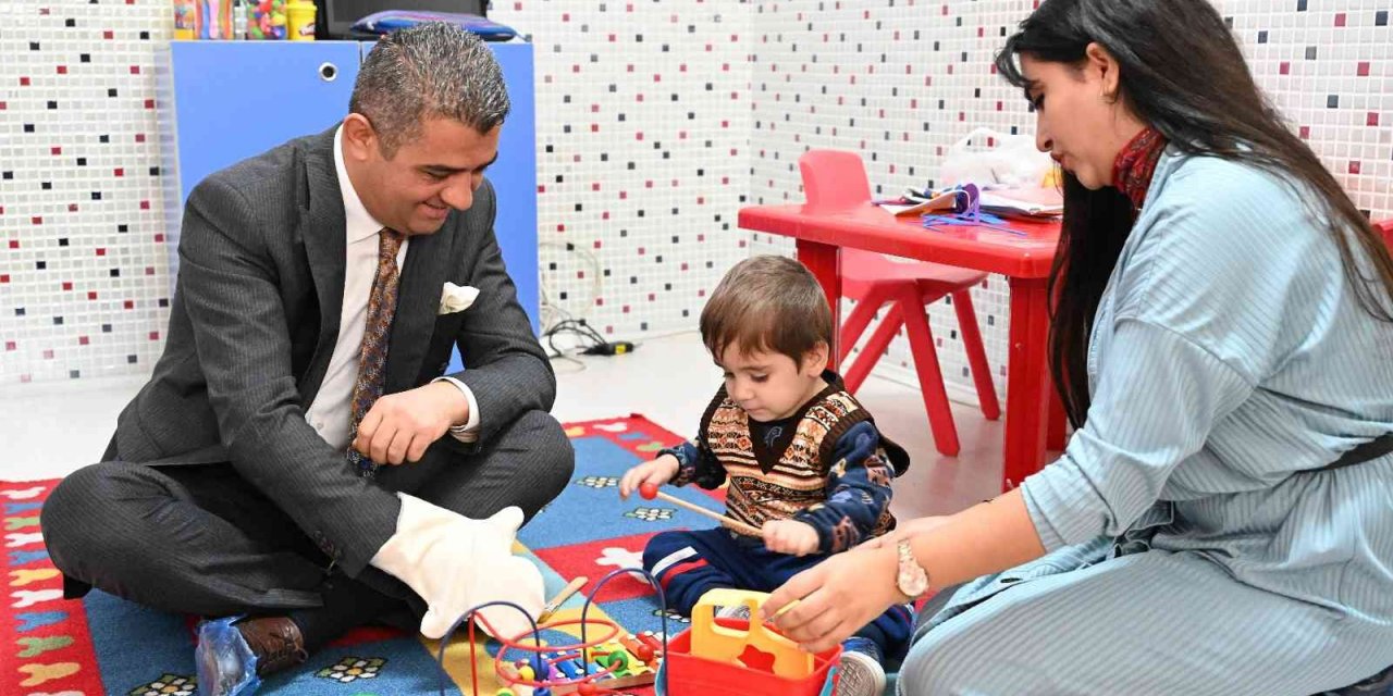 Özel çocuklara her yaşta eğitim