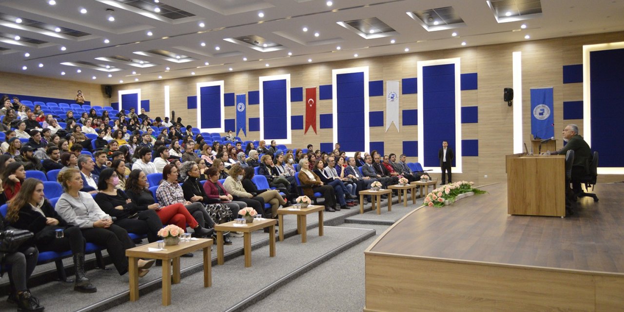 PAÜ’de ressam Dali’nin psikobiyografisi anlatıldı