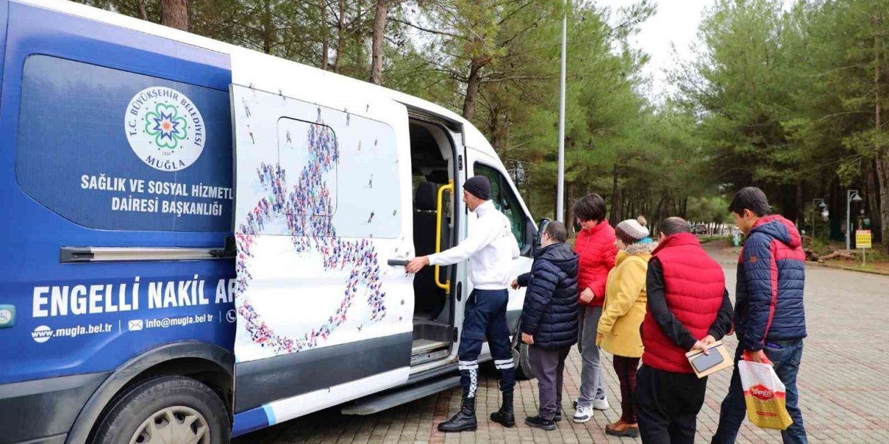 Büyükşehir nakil hizmetiyle engellilerin yanında