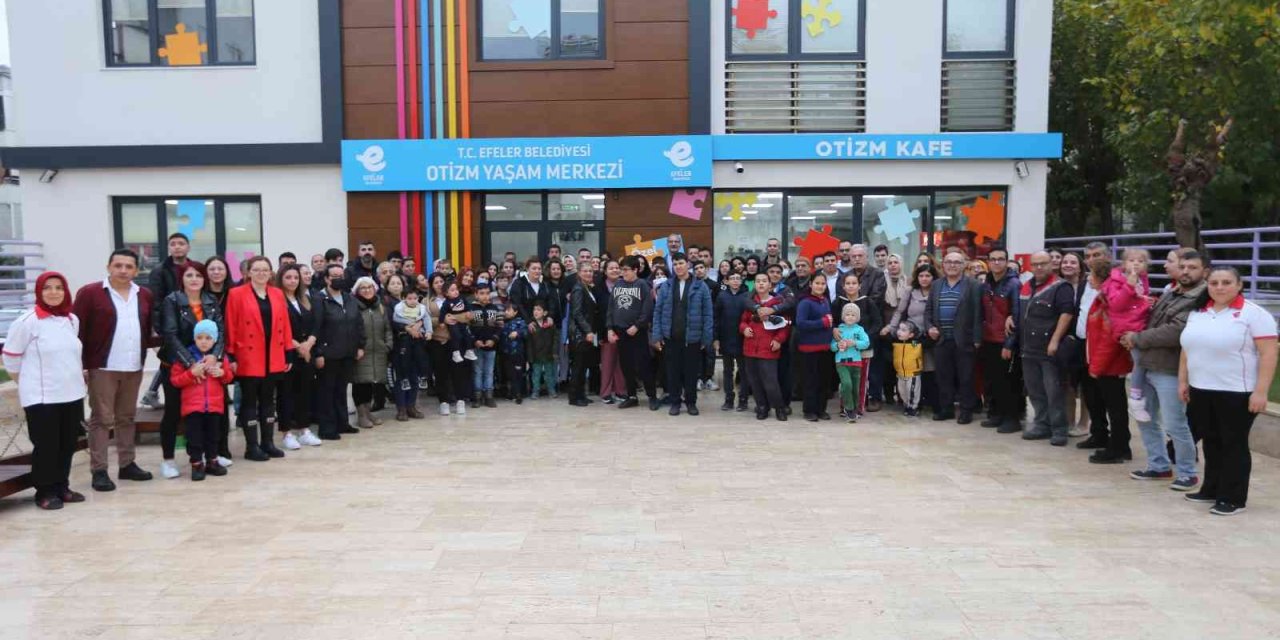 Efeler’in özel çocuklarına özel kutlama