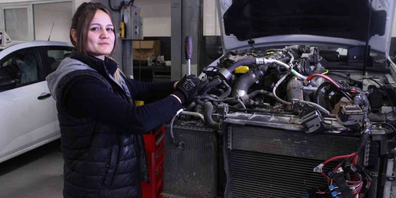 Çıraklıktan mühendisliğe: Burcu usta