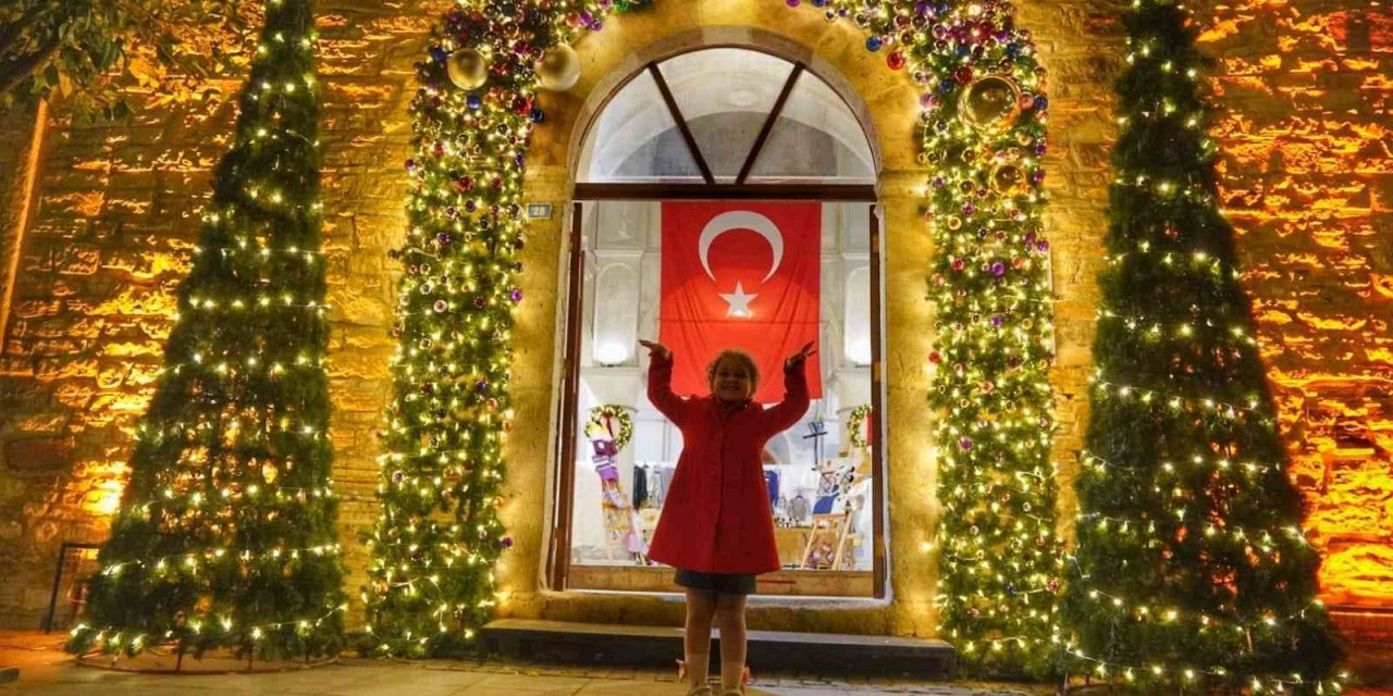 Çeşme, dopdolu bir yılbaşına hazırlanıyor