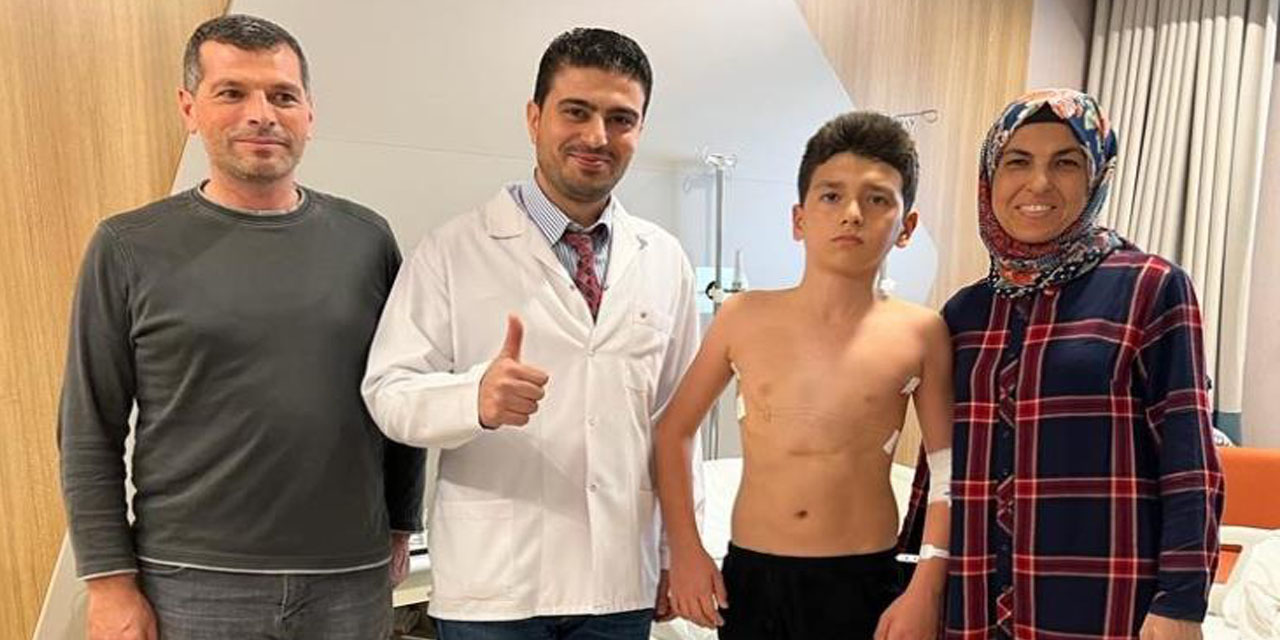 Minik Ömer, “kunduracı göğsü”nden kapalı yöntemle kurtuldu