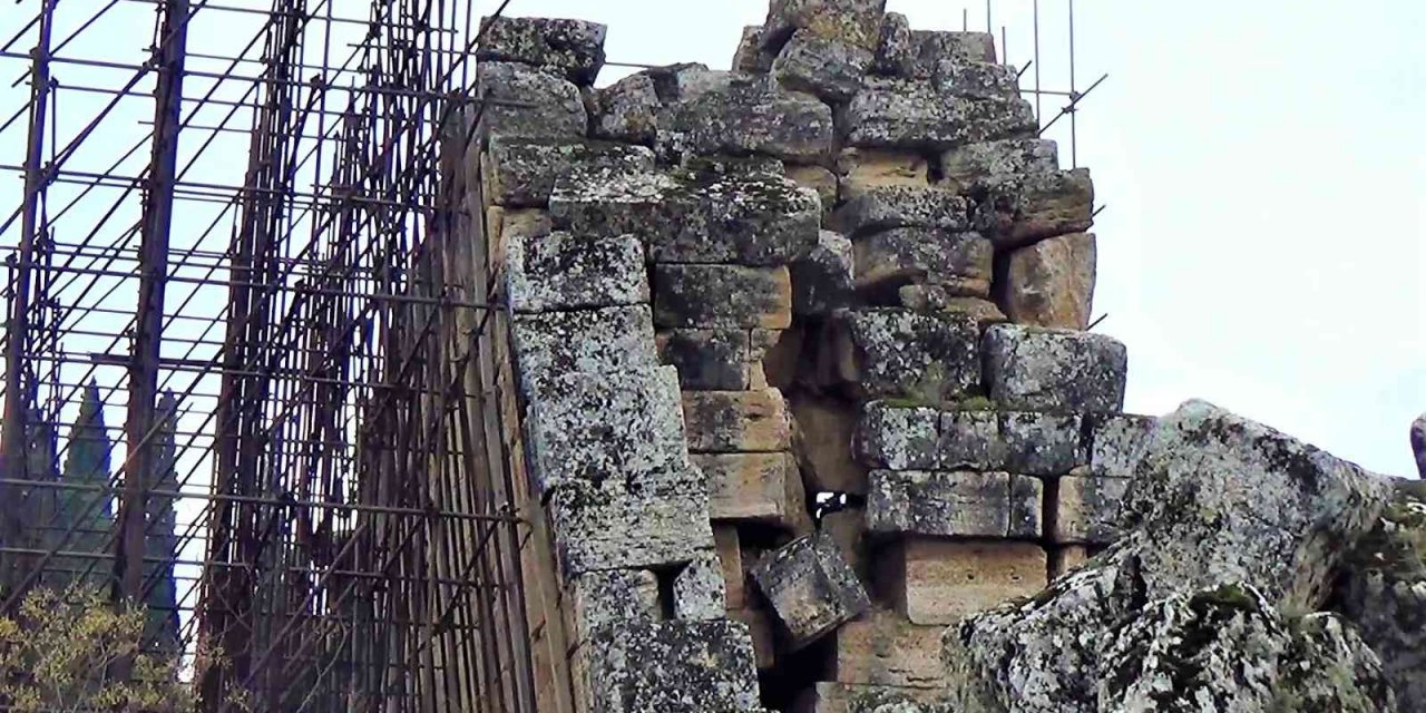Hierapolis’teki Hamam Bazilikası yıkılma tehlikesiyle karşı karşıya kaldı
