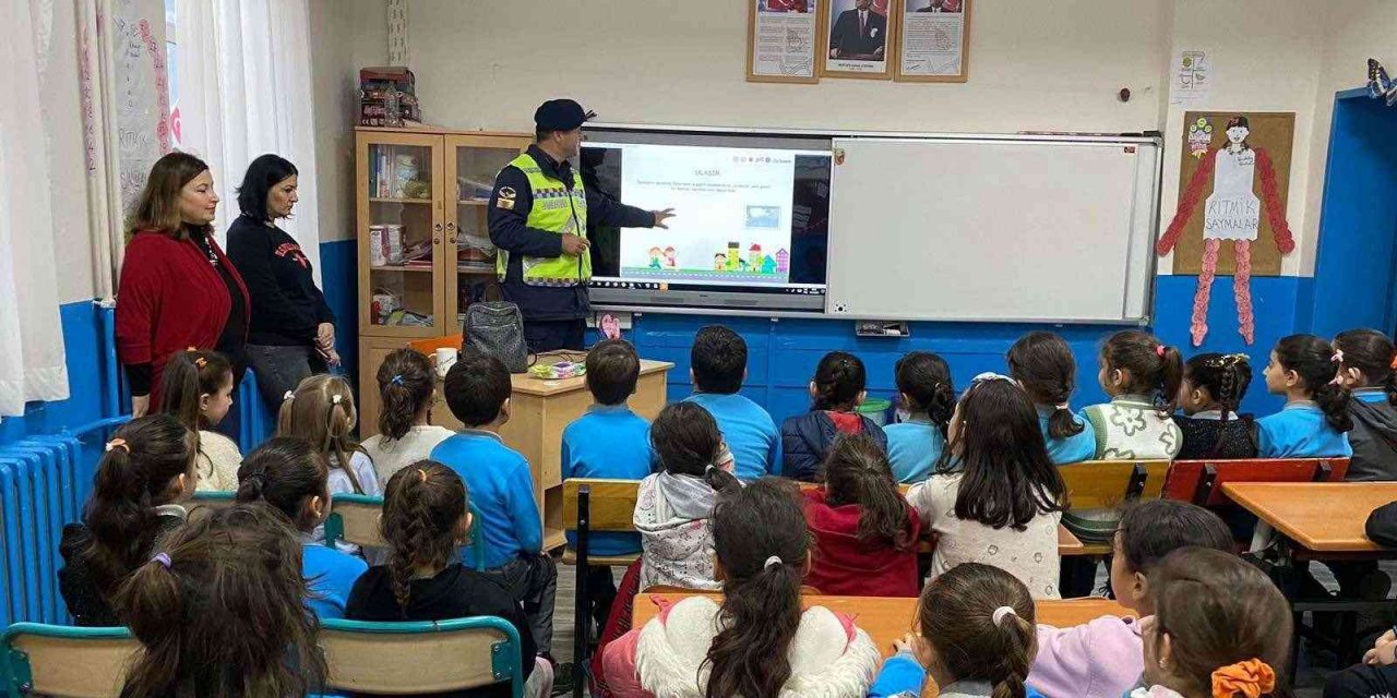 Aydın’da 133 öğrenciye trafik eğitimi verildi