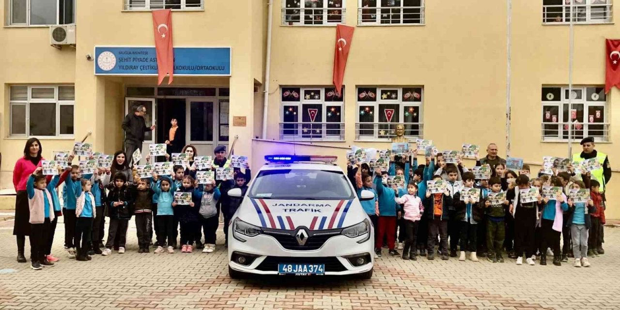 Jandarmadan miniklere trafik kuralları eğitimi