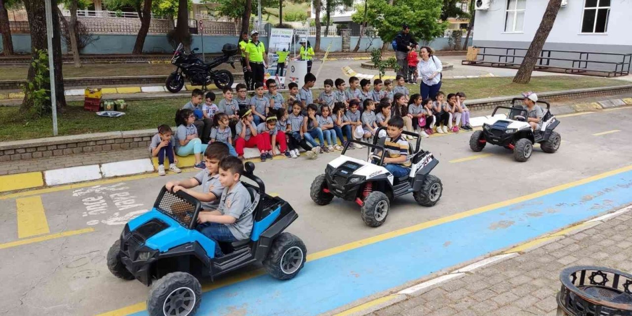 Aydın’da 1 yılda 4 bin öğrenci “trafik dedektifi” oldu