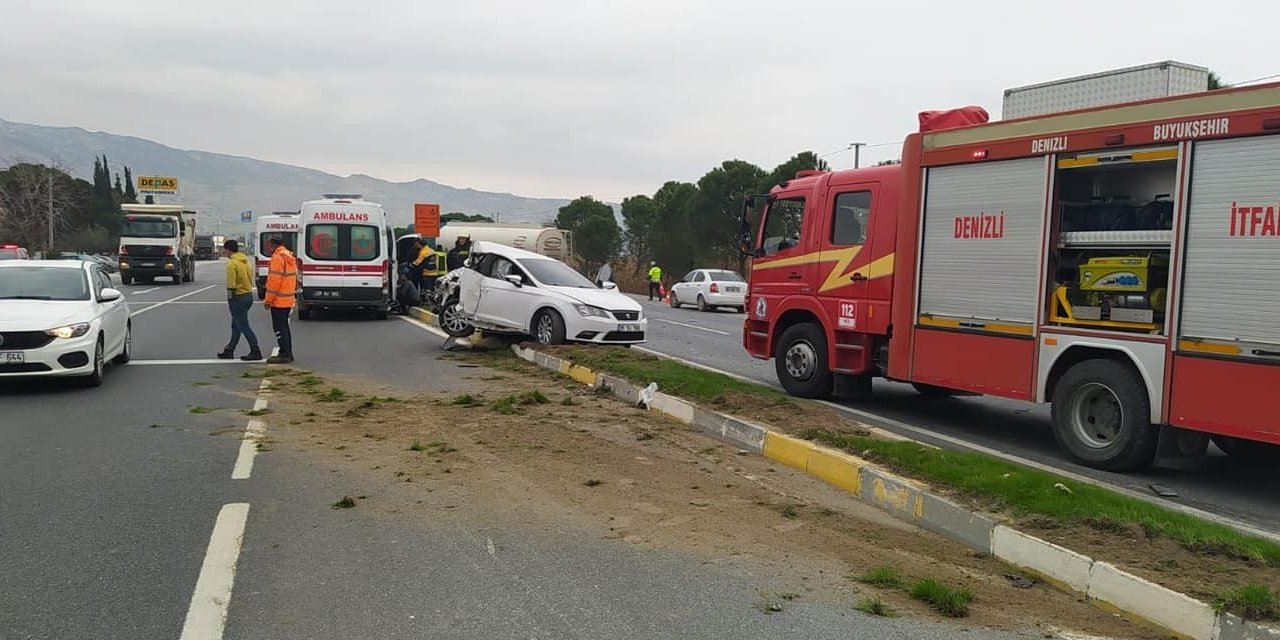 Sarayköy’de trafik kazası;3 yaralı