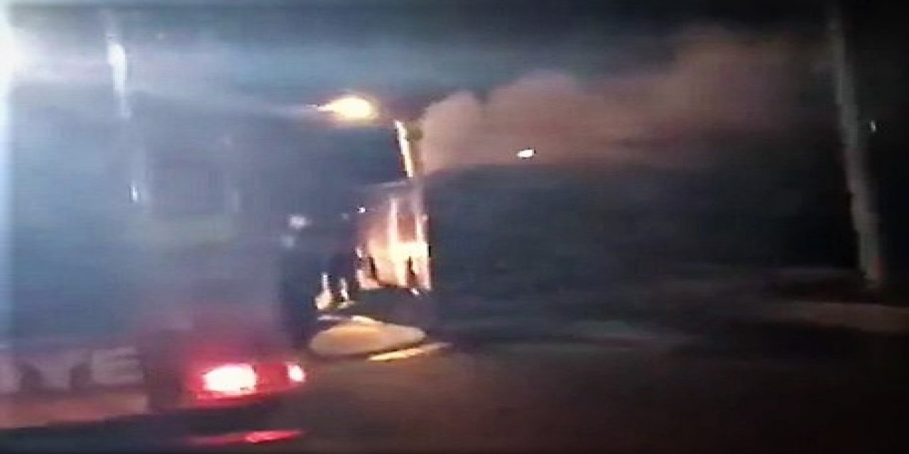 Seyir halindeki otobüste çıkan yangın korkuttu