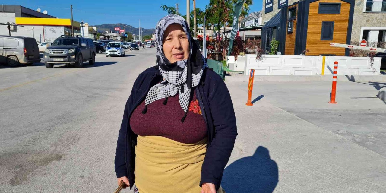 Çöp kamyonun altında kalan kadının inanılmaz kurtuluşu güvenlik kameralarına yansıdı