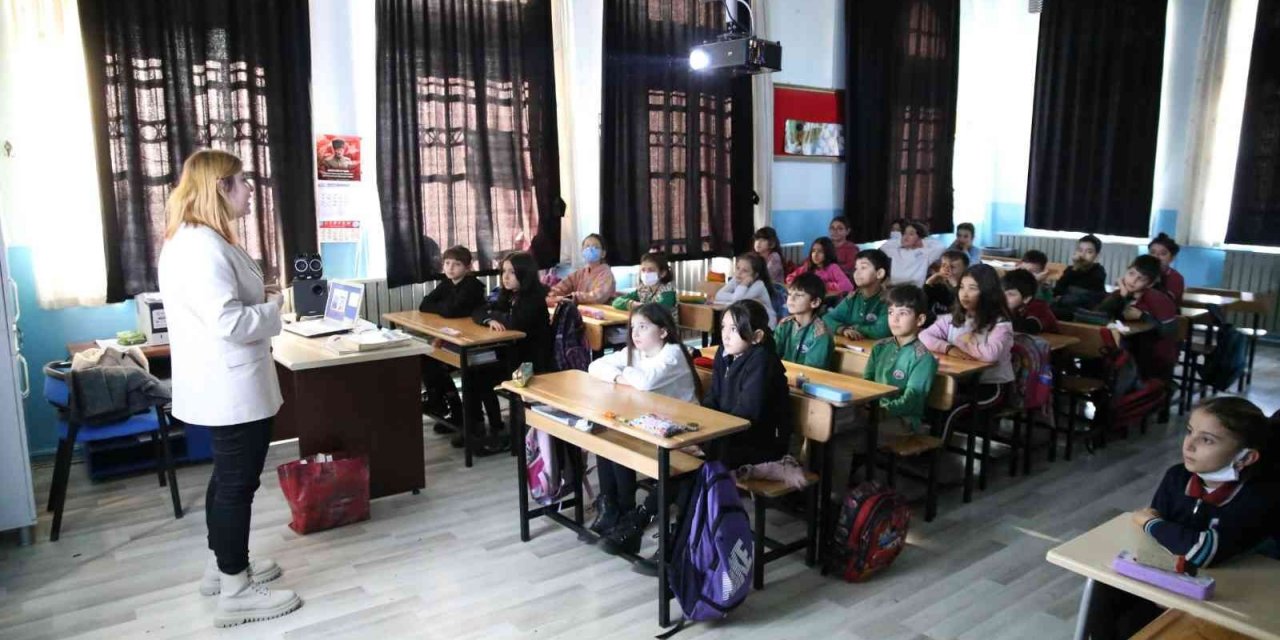 İlkokul öğrencilerine sıfır atık ve çevre eğitimi verildi