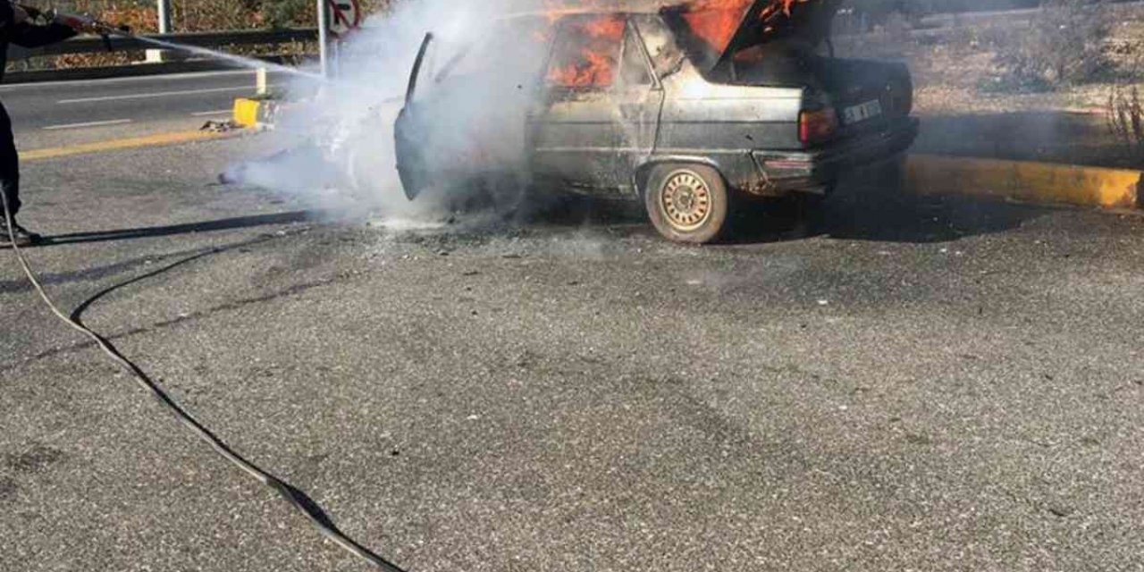 Menteşe’de araç yangını