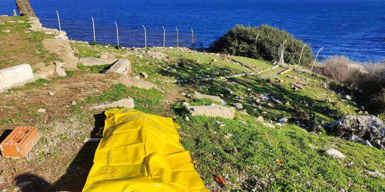 Kuşadası açıklarında biri hamile 2 düzensiz göçmen boğuldu