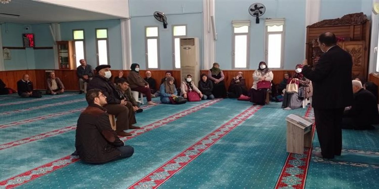 Koçarlı’da umreye gidecek olan vatandaşlar bilgilendirildi