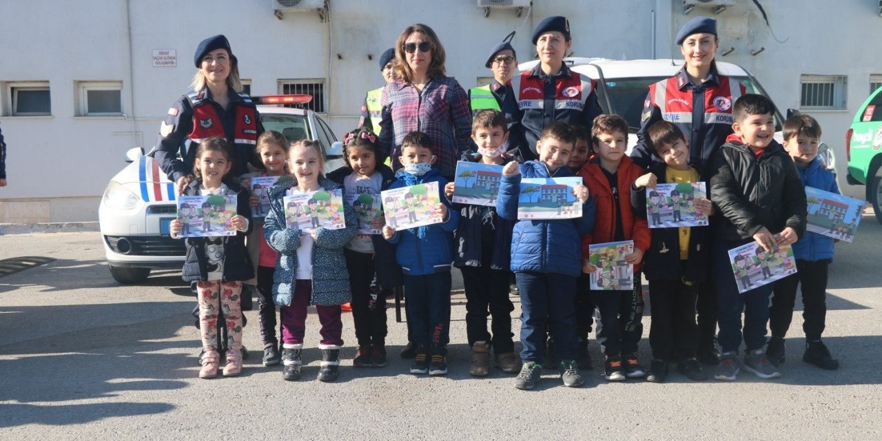 Jandarmadan öğrencilere çizgi filmli eğitim