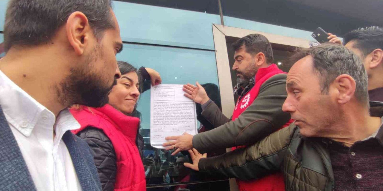 Konak ve Karabağlar Belediyesi’nde grev kararı asıldı