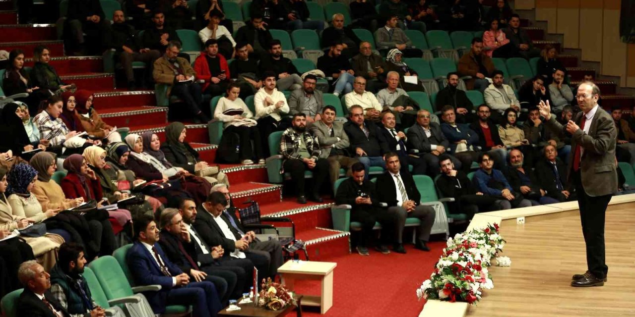 Araştırmacı-Yazar Prof. Dr. Kaplan ADÜ’de konferans verdi