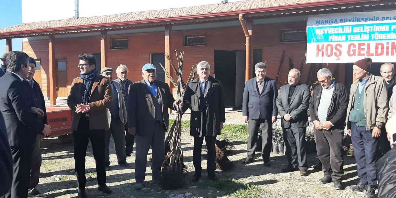 Fidanlar üreticilerle buluştu