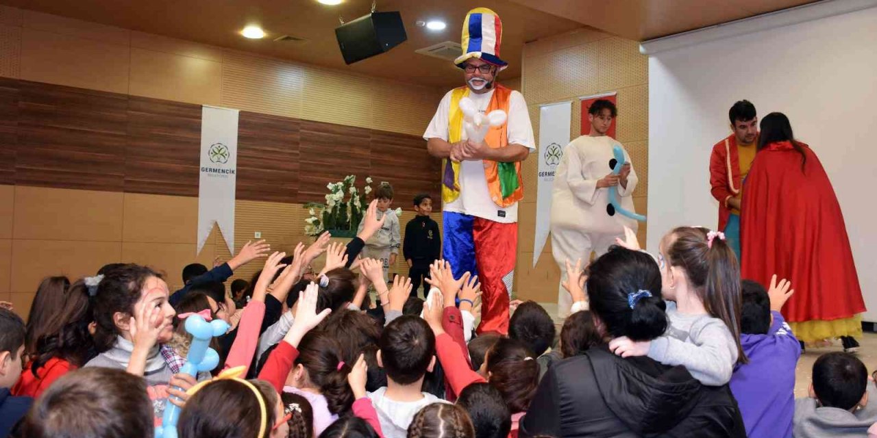 Germencikli çocuklar eğlenceye doydu