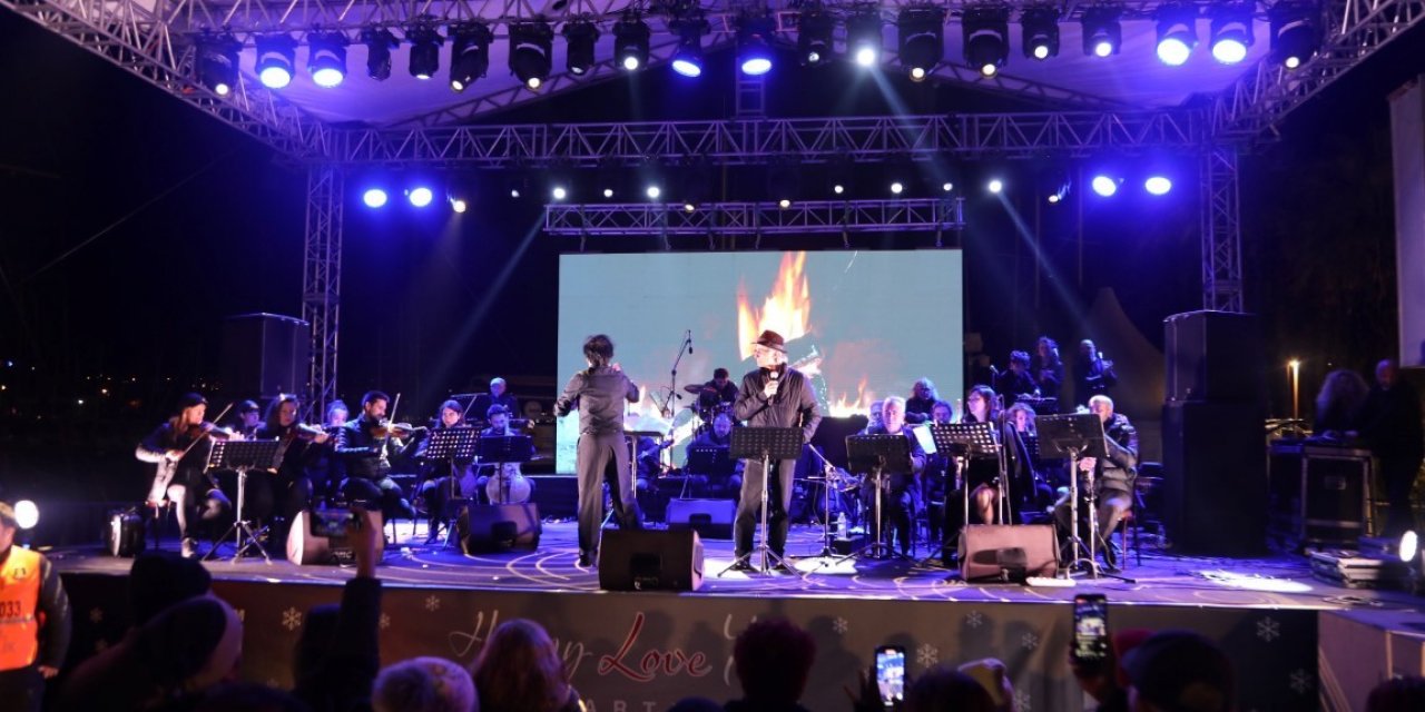 Belediye Meydanı’nda yılbaşı konserleri