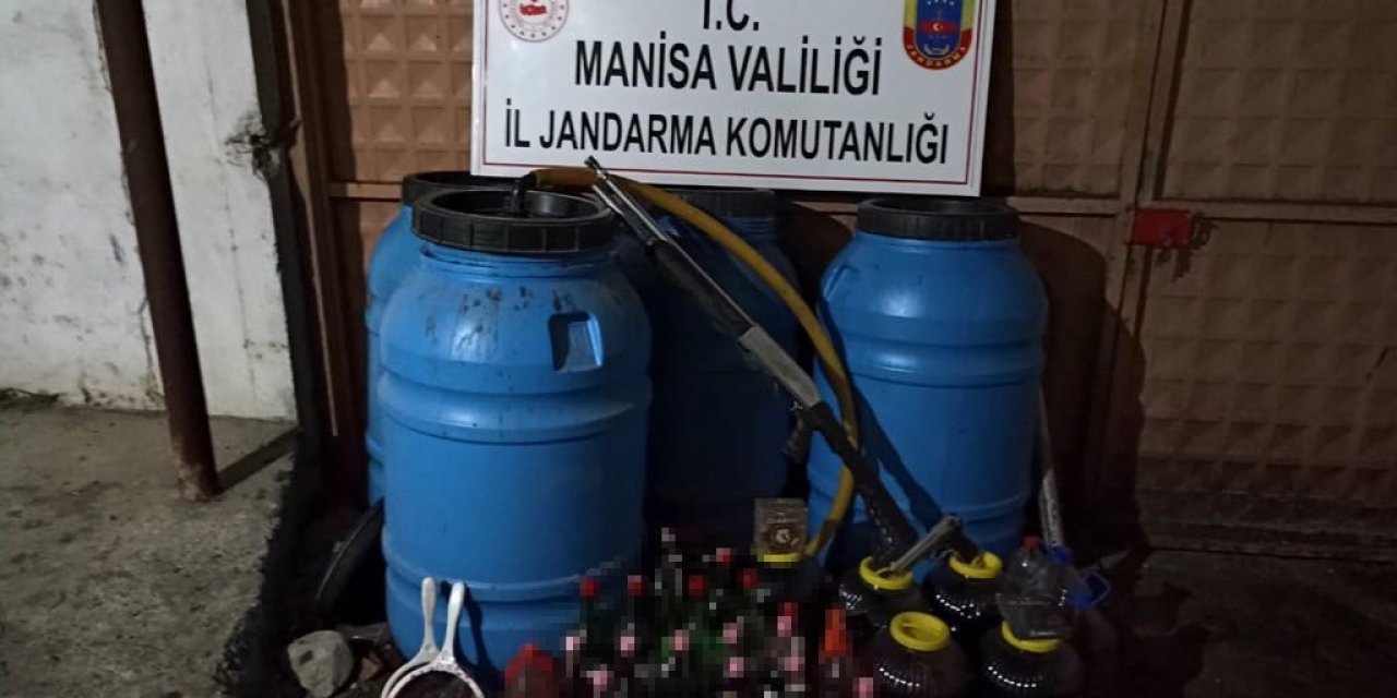 Manisa’da litrelerce kaçak şarap ele geçirildi