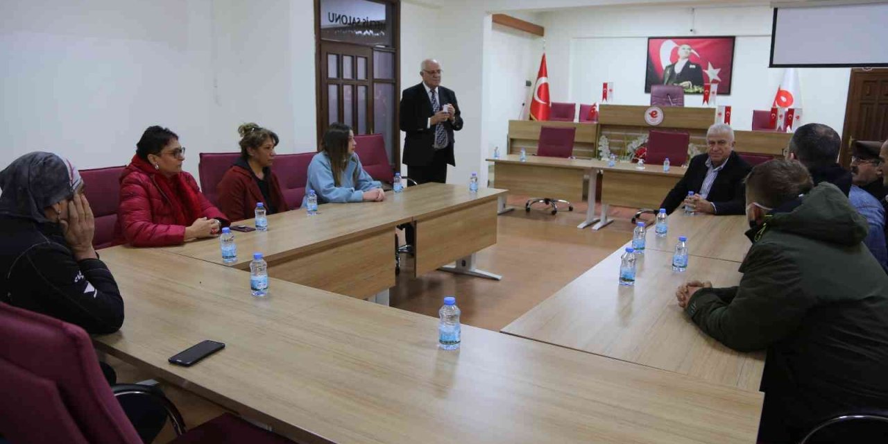 Başkan Atay esnafa verdiği sözü tuttu, ikinci el pazarı taşındı