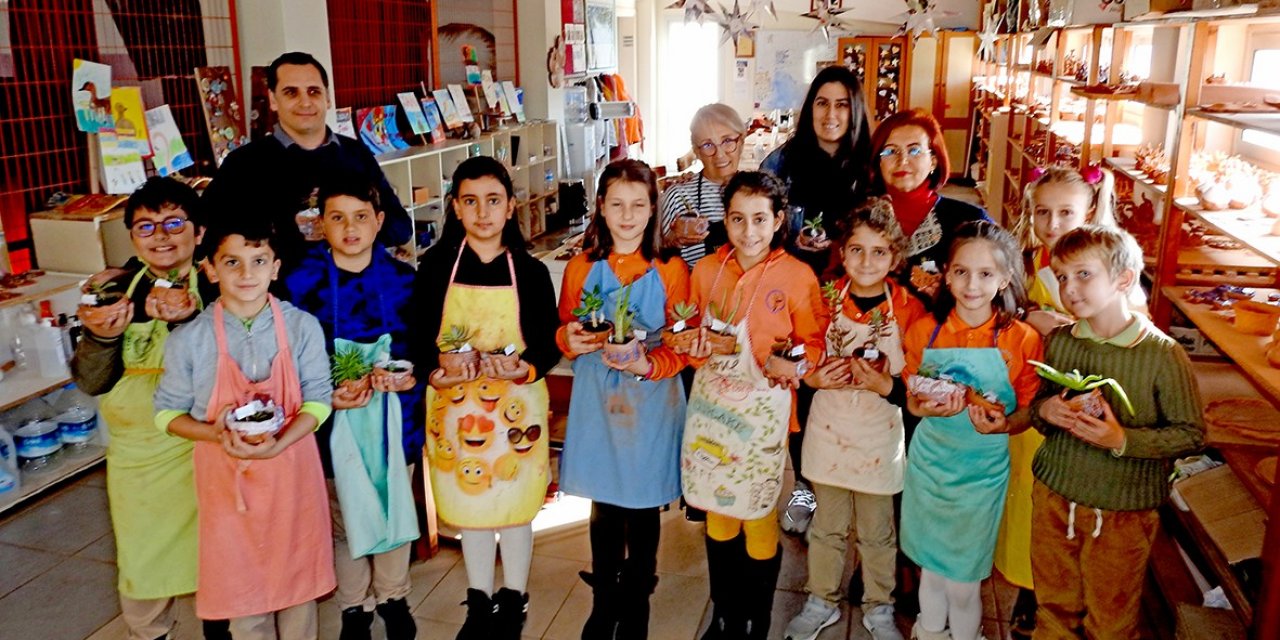 Çeşmeli öğrenciler, ’Tüketen değil, üreten bireyler’ olarak yetişiyor