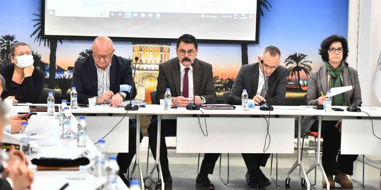 İzmir’de toplu taşımada tam ücret 8,78 TL oldu