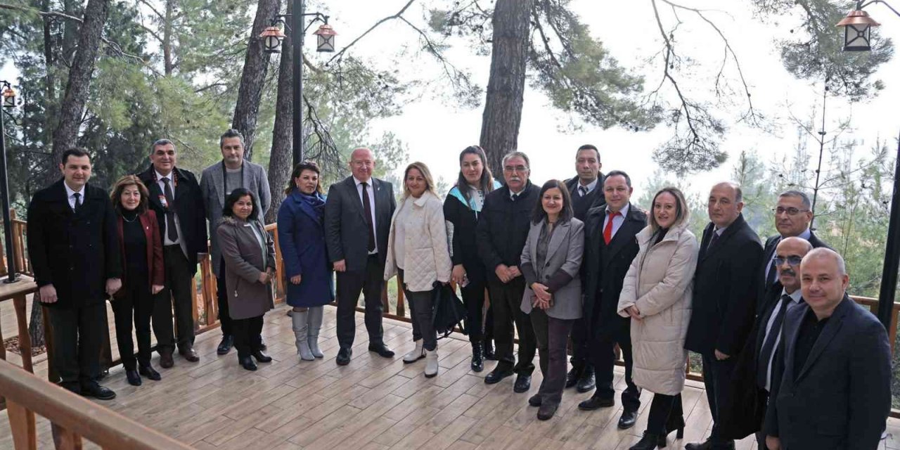Başkan Gümüş birim müdürlerinin yeni yılını kutladı