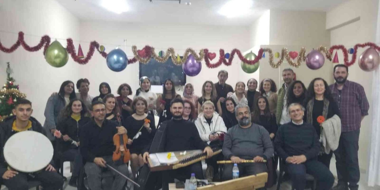 Özel Manisa Bakım Merkezinde yeni yıl eğlencesi